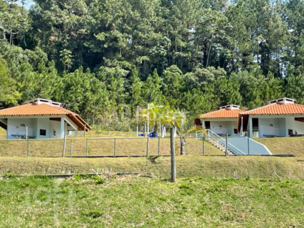 Image 12 - 1001877