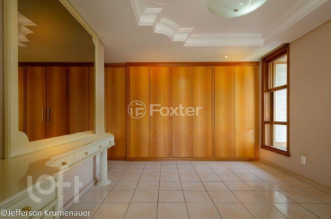 Image 35 - 1002027