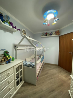 Image 32 - 1002049