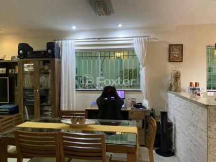 Image 31 - 1002049