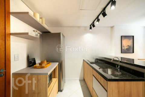 Image 6 - 1002057