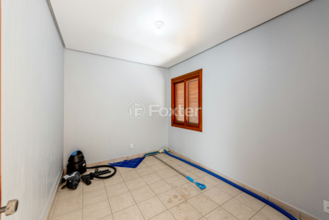 Image 37 - 1002149