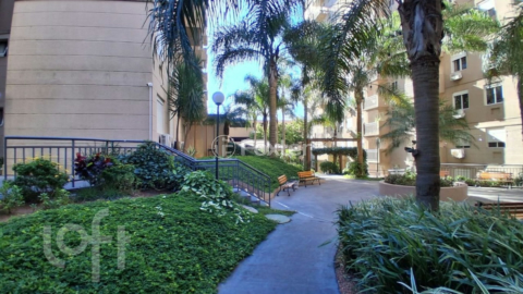 Image 65 - 1002176