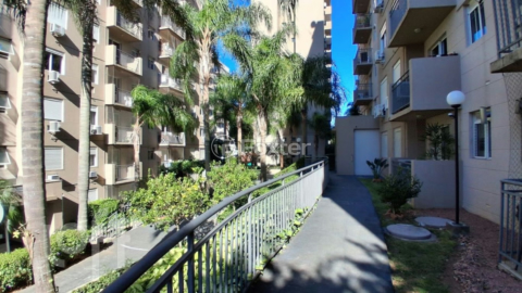 Image 72 - 1002176