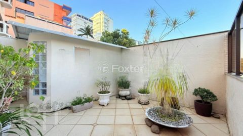 Image 35 - 1002202