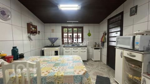 Image 11 - 1002204