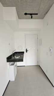 Image 3 - 1002219
