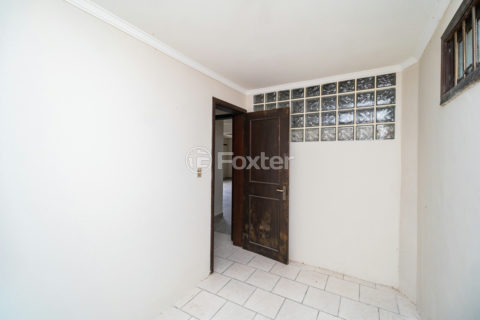Image 35 - 1002254