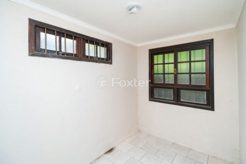 Image 33 - 1002254