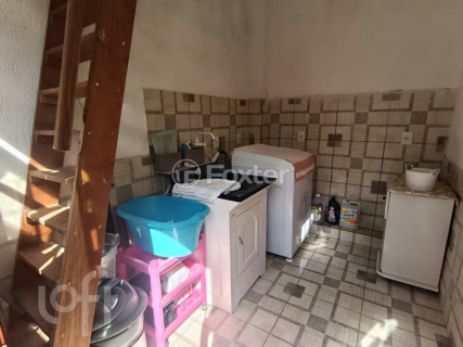 Image 4 - 1002295