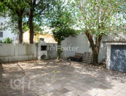 Image 30 - 1002303