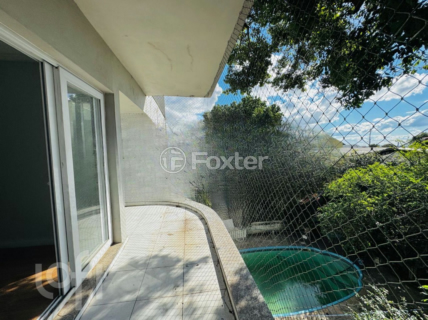 Image 38 - 1002325