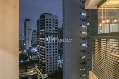Image 20 - 1002358