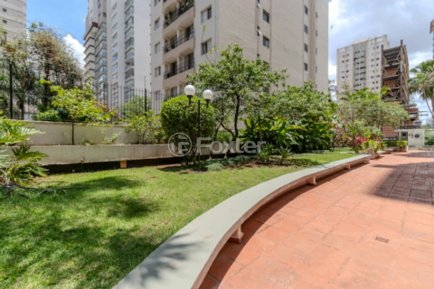 Image 30 - 1002689