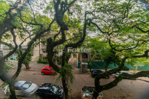 Image 16 - 1002696