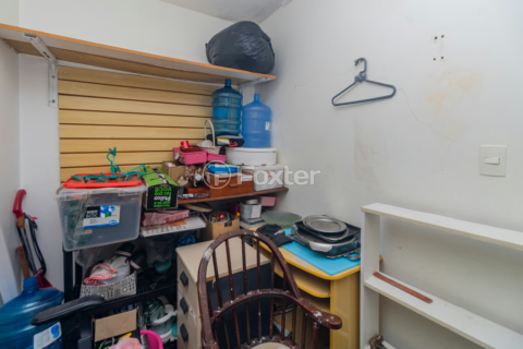 Image 31 - 1002696
