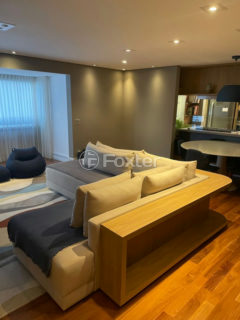 Image 4 - 1002862