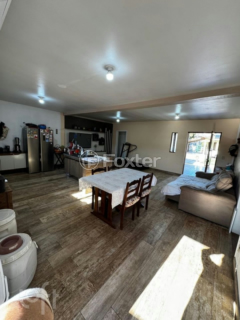 Image 44 - 1003007