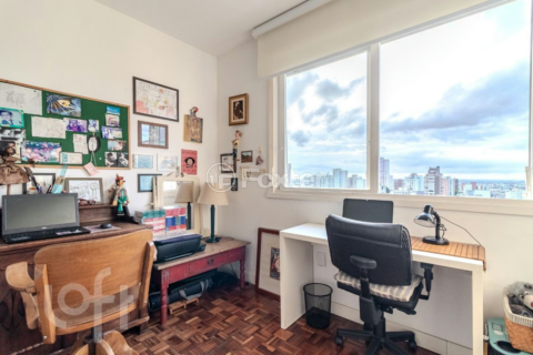 Image 30 - 1003021