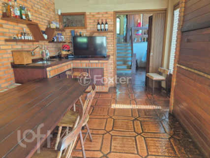 Image 30 - 1003048