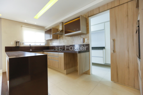 Image 21 - 1003192