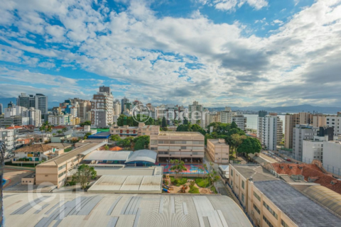 Image 15 - 1003196