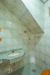 Image 35 - 1003196