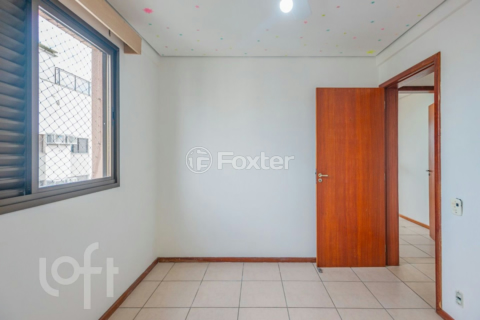 Image 33 - 1003196