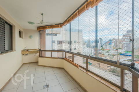 Image 31 - 1003196
