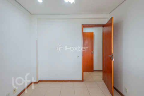 Image 37 - 1003196