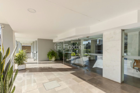 Image 37 - 1003241