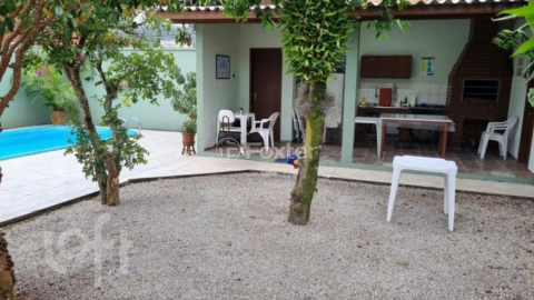 Image 4 - 1003244