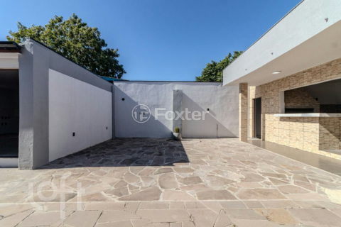 Image 32 - 1003252