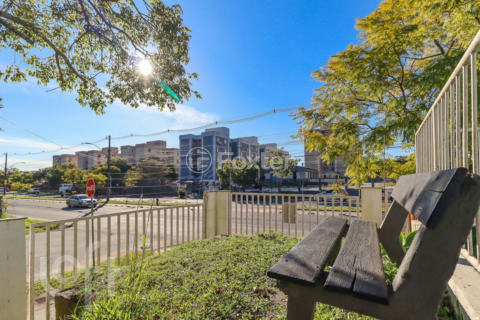 Image 37 - 1003352