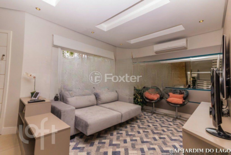 Image 4 - 1003385