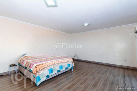 Image 37 - 1003423