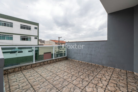 Image 10 - 1003434