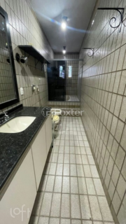 Image 37 - 1003605