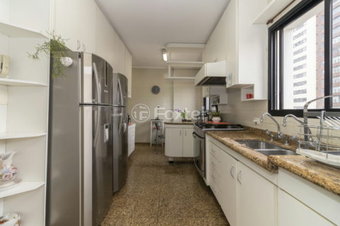 Image 22 - 1003633