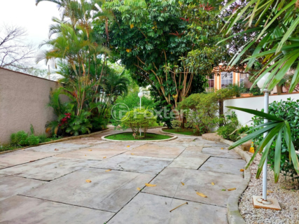 Image 27 - 1003647
