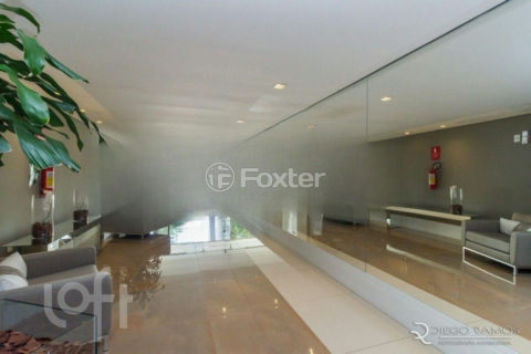 Image 27 - 1003656