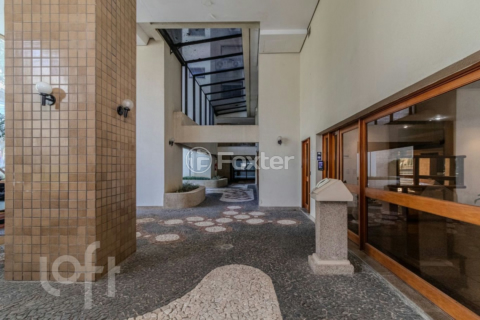 Image 37 - 1003707