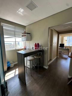 Image 3 - 1003747