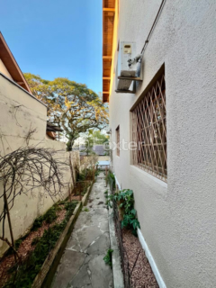 Image 36 - 1003756