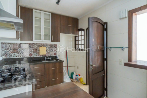 Image 33 - 1003799