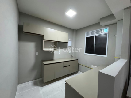 Image 33 - 1003834