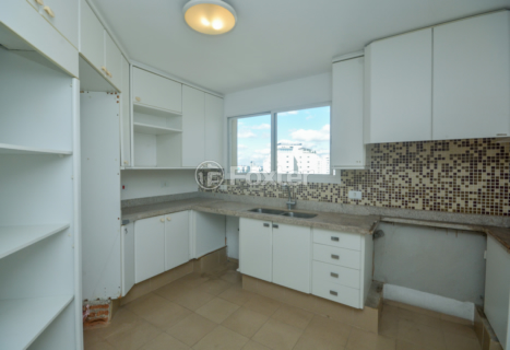 Image 34 - 1003934