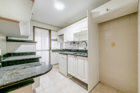 Image 33 - 1003984