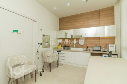 Image 33 - 1004008
