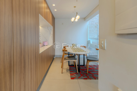Image 35 - 1004043